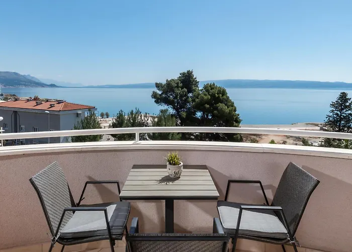 Big Modern Two - Bedroom Apartment With Sea View And Balcony - Spalato