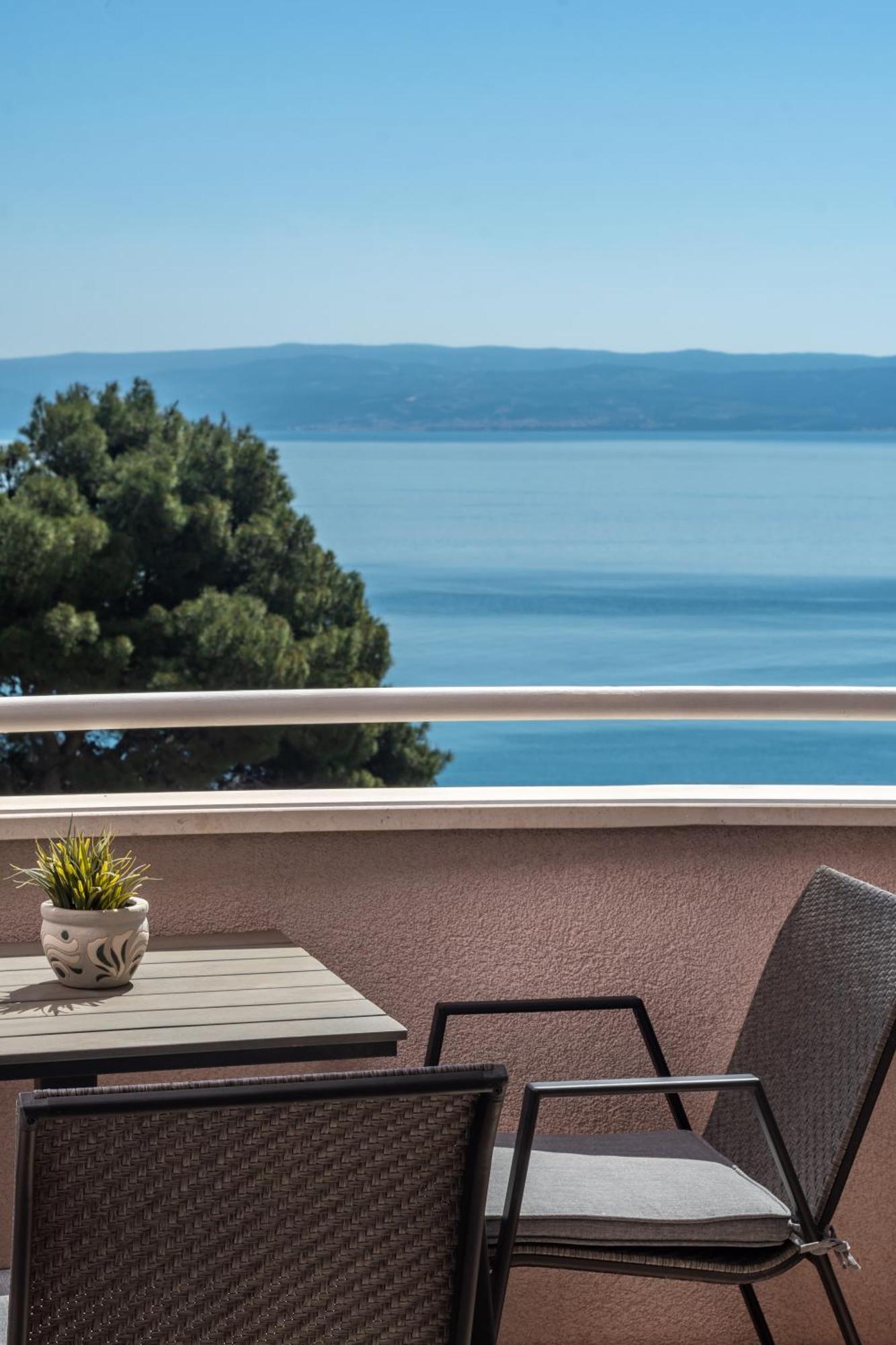 Appartement Big Modern Two - Bedroom With Sea View And Balcony - *